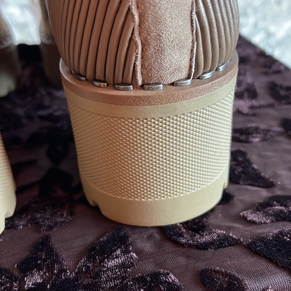 Vince Camuto Combat Boots VC Movelly Sz8.5 - Picture 9 of 11